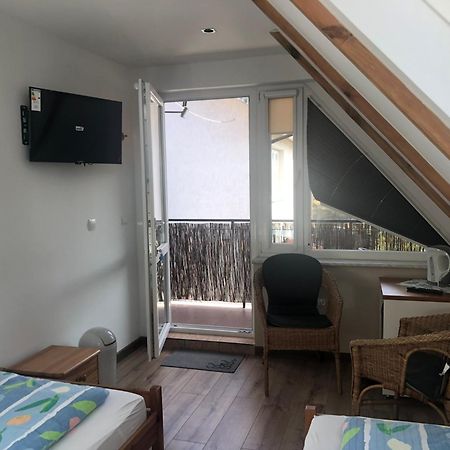 Dom Pod Sosnami Bed & Breakfast เมียลโน ภายนอก รูปภาพ