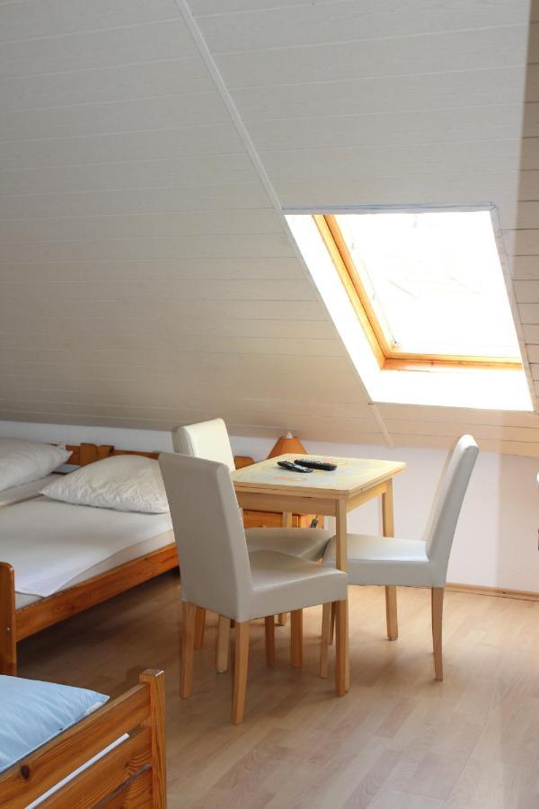 Dom Pod Sosnami Bed & Breakfast เมียลโน ภายนอก รูปภาพ