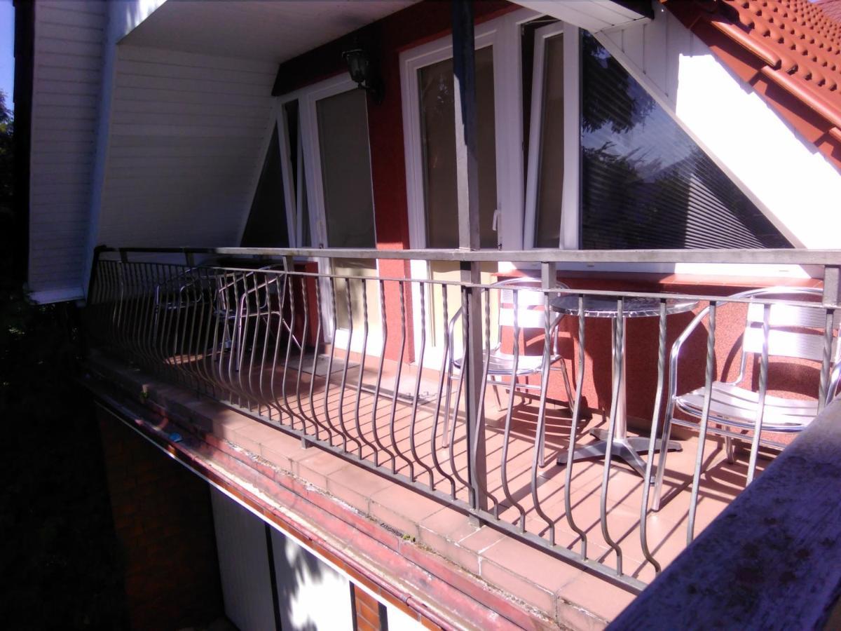 Dom Pod Sosnami Bed & Breakfast เมียลโน ภายนอก รูปภาพ