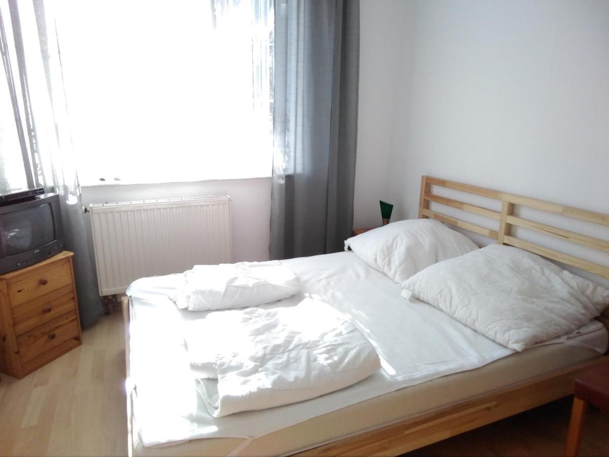 Dom Pod Sosnami Bed & Breakfast เมียลโน ภายนอก รูปภาพ