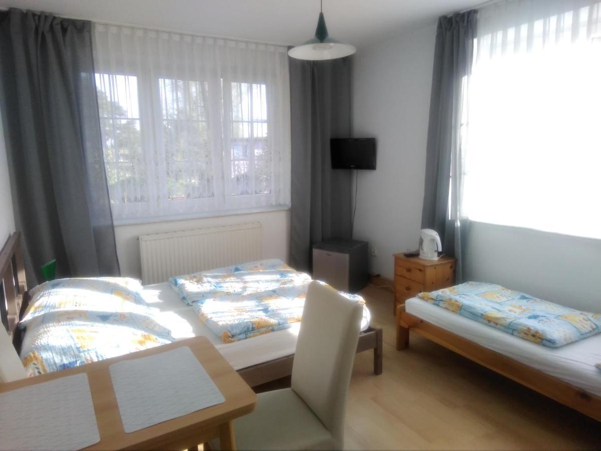 Dom Pod Sosnami Bed & Breakfast เมียลโน ภายนอก รูปภาพ