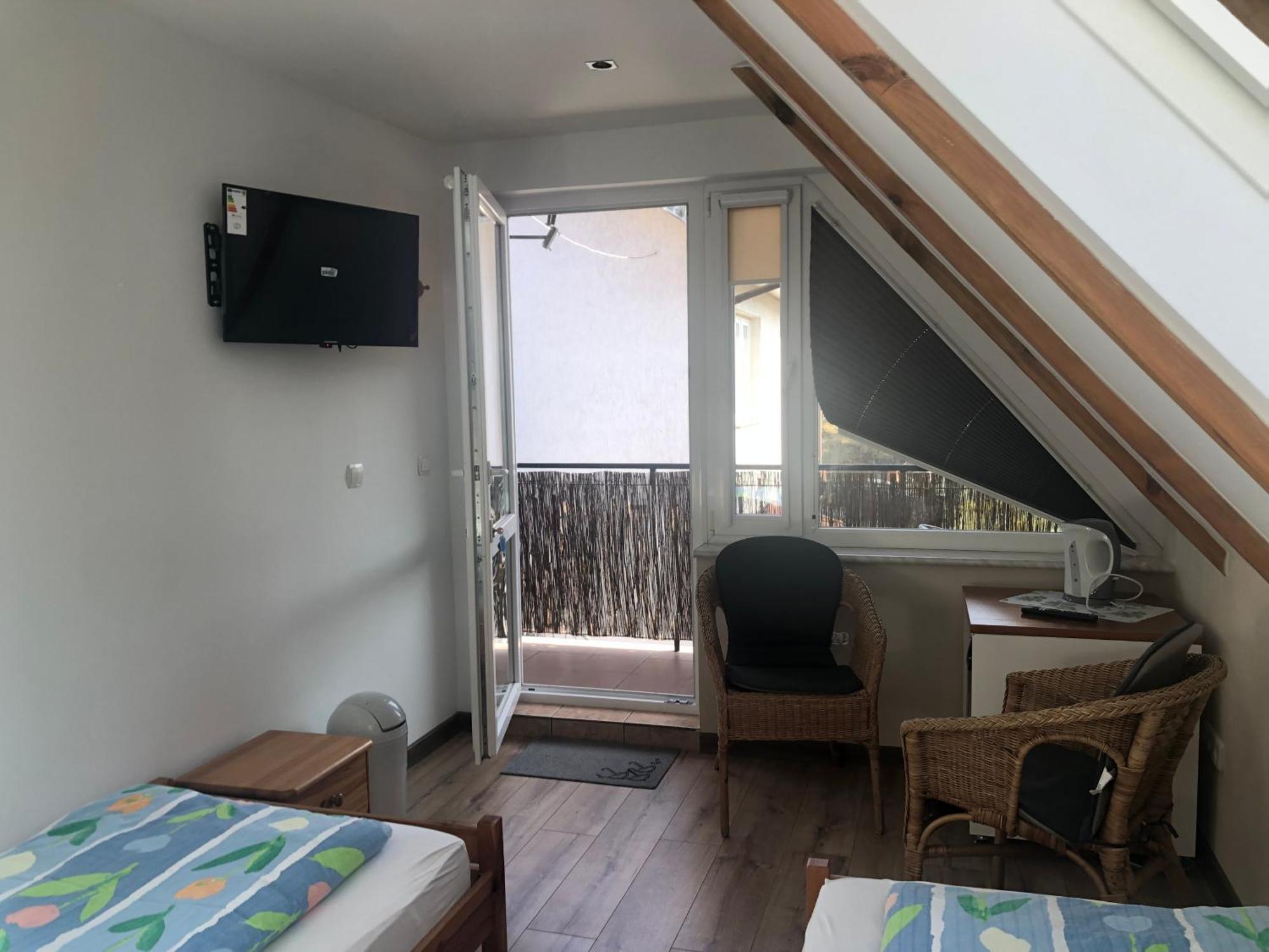 Dom Pod Sosnami Bed & Breakfast เมียลโน ภายนอก รูปภาพ